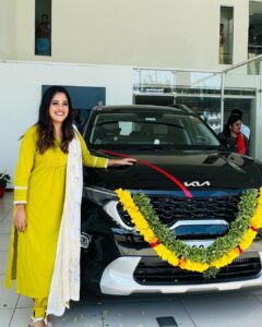 Amrutha Nair Instagram - I am so happy to announce my happy news with all of you in this auspicious day of chingam 1.
Atlast....my dream come true moment has finally arrived
...the journey wasn't easy...honestly i thought a million times about giving up....but thanks to the kind souls around me, especially my mom,she told me to believe in my self and work hard and it will defenitely pay off....and guess what it did....i am grateful to all who supported me in my journey and i am so proud of my self ...let this  be a starting of the bigger accomplishments  i am going to achieve in future ✨

#instagram #kia #sonet #dream