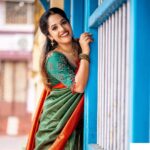 Amrutha Nair Instagram - ആയിരം കൺകളാൽ ആ മുഖം കാണുവാൻ ആയിരം കൈകളാൽ മെയ്യോടു ചേർക്കുവാൻ നിന്നെ ഞാൻ കാത്തു നിൽപ്പൂ... 📸 @vipinjkumar Saree @tanirika_collectio MUA @blushingtone_by_veenavineeth Jewellery @blushingtone_rental_jewellery