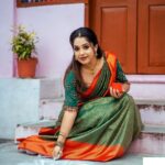 Amrutha Nair Instagram - പവനാരച്ചെഴുതുന്നു കൊലങ്ങളെന്നും കിഴക്കിനികോലായിൽ അരുനോദയം… 📸 @vipinjkumar Saree @tanirika_collectio MUA @blushingtone_by_veenavineeth Jewelry @blushingtone_rental_jewellery