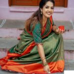Amrutha Nair Instagram - പവനാരച്ചെഴുതുന്നു കൊലങ്ങളെന്നും കിഴക്കിനികോലായിൽ അരുനോദയം… 📸 @vipinjkumar Saree @tanirika_collectio MUA @blushingtone_by_veenavineeth Jewelry @blushingtone_rental_jewellery