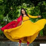Amrutha Nair Instagram - Be your own reason to smile ♥️ 📸 @vipinjkumar Outfit @orangefashionskdkl MUA @blushingtone_by_veenavineeth Jewelry @blushingtone_rental_jewellery #trending #trendingreels #post #instagram #mallugirl #mallugram #sativiansmedia #amruthanairofficial