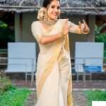 Amrutha Nair Instagram - ഒരിക്കൽ നിന്റെ പ്രണയം സ്വപ്നമായിരുന്നു ഇന്ന് നിന്റെ പ്രണയം എനിക്ക് സ്വന്തമായിരിക്കുന്നു പ്രാണൻപോലെ പ്രീയപ്പെട്ടതാകുന്നു… 📸 @vipinjkumar Attire @saanshi_handloom_kuthambully MUA @blushingtone_by_veenavineeth #trending #instagram #instalove #instagirls #sativiansmedia #mallugram #keralaattraction