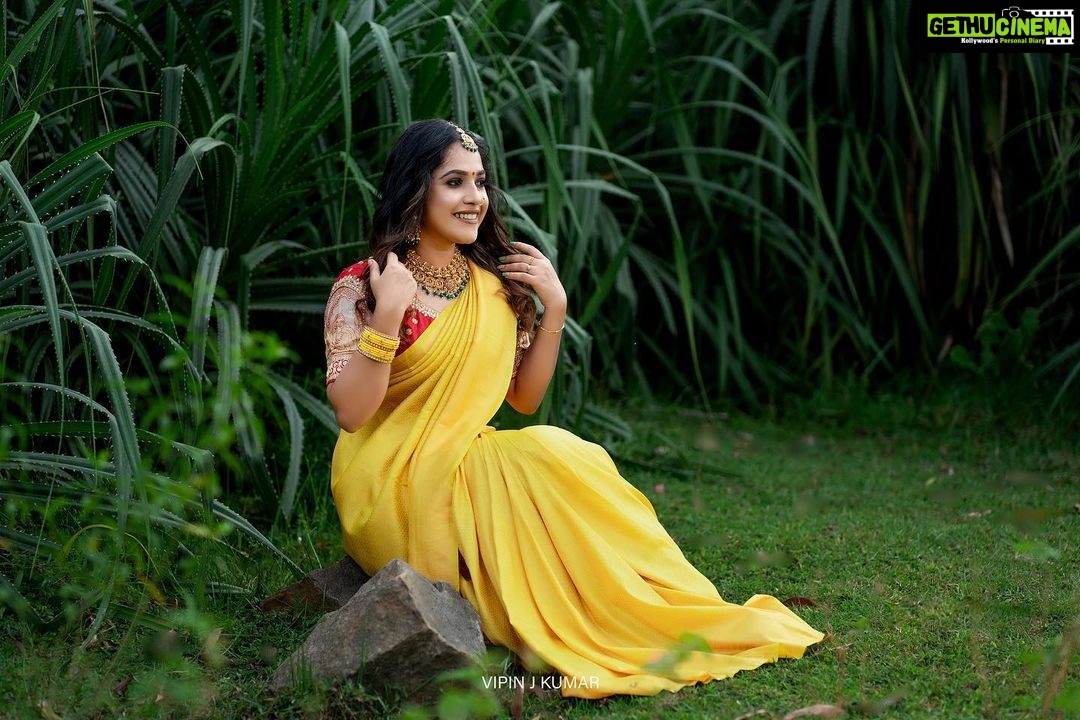 Amrutha Nair Instagram - Yes am smiling because god is always teaching me to be strong ♥️ 📸 @vipinjkumar MUA @roshnistvm Attire @isha_collections_by_rubiya Ornaments @noopura_by_geethu_ullas