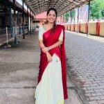 Amrutha Nair Instagram – Gud Mrng ♥️ 

#family #love #traditional #morningvibes #temple #divine #peace #kerala #godsowncountry #sativiansmedia Kottarakkara Sree Mahaganapathi Temple