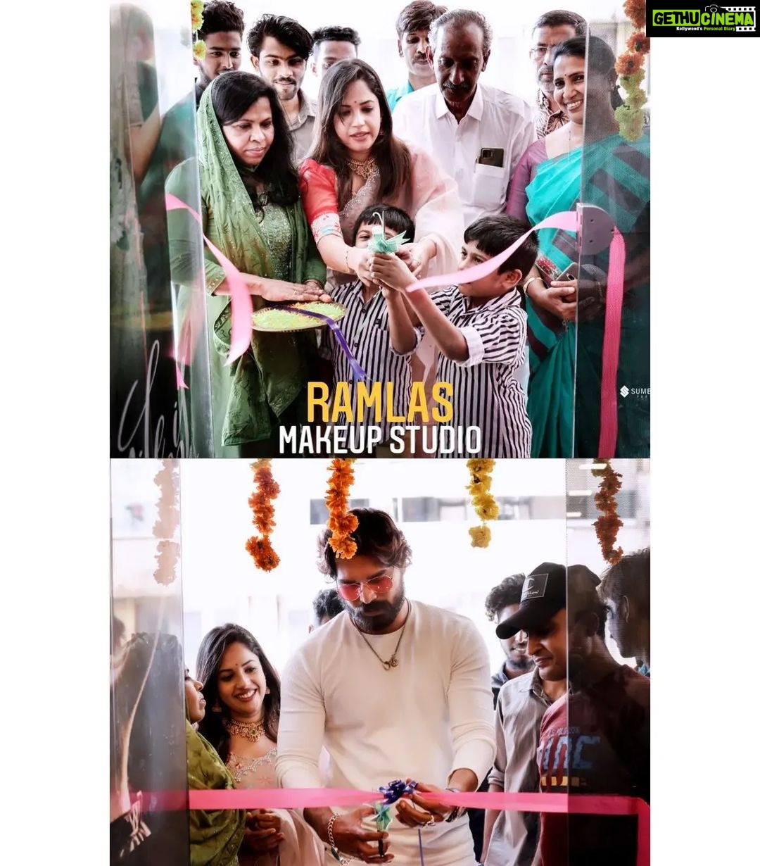 Amrutha Nair Instagram - It was a Great day - Got an opportunity to inaugurate Someone’s dream venture with respectful guests- Wish u all the best ❤️ @makeover_by_ramla_salim Perumbavoor