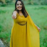 Amrutha Nair Instagram - പാടി തൊടിയിലേതോ പൊന്നാഞ്ഞിലിമേൽ പുലരി വെയിലൊളീ പൂക്കാവടി ആടി തിരു തില്ലാന തിമില തകിലൊടു പാടി..... Attire @brand_nithara_ 📸 @vipinjkumar Thiruvananthapuram, Kerala, India