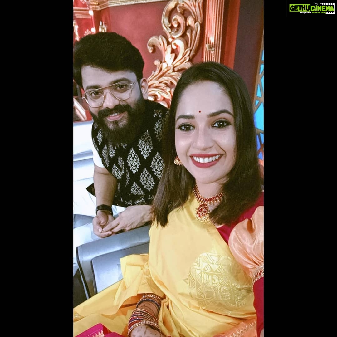 Amrutha Nair Instagram - 1st meet ❤@manikuttantj Asianet Studio Complex Puliyarakonam