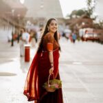 Amrutha Nair Instagram - ഈറൻ സന്ധ്യയും ഈ ഇടനാഴിയും പത്മനാഭന്റെ തിരുമുറ്റവും♥️ 📸 @colorpadam_photography @vipinjkumar Outfit @_angelic___threads_ Thiruvananthapuram, Kerala, India