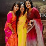 Amrutha Nair Instagram - Ma girls ❤ @seemattitextiles Attire @zaaya_h 📸 @shajeel_kabeer Retouch @vipinjkumar Kochi, India
