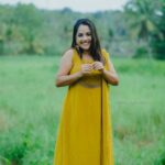 Amrutha Nair Instagram - പാടി തൊടിയിലേതോ പൊന്നാഞ്ഞിലിമേൽ പുലരി വെയിലൊളീ പൂക്കാവടി ആടി തിരു തില്ലാന തിമില തകിലൊടു പാടി..... Attire @brand_nithara_ 📸 @vipinjkumar Thiruvananthapuram, Kerala, India