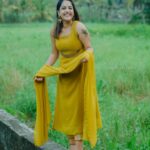 Amrutha Nair Instagram - പാടി തൊടിയിലേതോ പൊന്നാഞ്ഞിലിമേൽ പുലരി വെയിലൊളീ പൂക്കാവടി ആടി തിരു തില്ലാന തിമില തകിലൊടു പാടി..... Attire @brand_nithara_ 📸 @vipinjkumar Thiruvananthapuram, Kerala, India