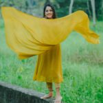 Amrutha Nair Instagram - പാടി തൊടിയിലേതോ പൊന്നാഞ്ഞിലിമേൽ പുലരി വെയിലൊളീ പൂക്കാവടി ആടി തിരു തില്ലാന തിമില തകിലൊടു പാടി..... Attire @brand_nithara_ 📸 @vipinjkumar Thiruvananthapuram, Kerala, India