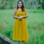 Amrutha Nair Instagram - പാടി തൊടിയിലേതോ പൊന്നാഞ്ഞിലിമേൽ പുലരി വെയിലൊളീ പൂക്കാവടി ആടി തിരു തില്ലാന തിമില തകിലൊടു പാടി..... Attire @brand_nithara_ 📸 @vipinjkumar Thiruvananthapuram, Kerala, India