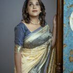 Amrutha Nair Instagram - Just smile ❤ Attire @mayurika_thefreshfashion 📸 @colorpadam_photography MUA @blushingtone_beauty_salon Accessories @aathvyavastra Trivandrum, India