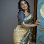 Amrutha Nair Instagram - Just smile ❤ Attire @mayurika_thefreshfashion 📸 @colorpadam_photography MUA @blushingtone_beauty_salon Accessories @aathvyavastra Trivandrum, India
