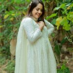 Amrutha Nair Instagram - Classy White 🤍 👗 @alazhani_boutique #sativiansmedia Trivandrum, India