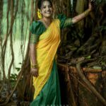 Amrutha Nair Instagram - ഓരോ പ്രഭാതങ്ങളും ഓരോ തുടക്കമാണ്.. അസ്തമയം നാളുയുടെ പ്രേതീക്ഷയും ❤ 📸 @colorpadam_photography Attire @tanirika_collectio 💄@brides_of_deepthi Thiruvananthapuram, Kerala, India