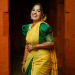 Amrutha Nair Instagram - ഓരോ പ്രഭാതങ്ങളും ഓരോ തുടക്കമാണ്.. അസ്തമയം നാളുയുടെ പ്രേതീക്ഷയും ❤ 📸 @colorpadam_photography Attire @tanirika_collectio 💄@brides_of_deepthi Thiruvananthapuram, Kerala, India