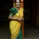 Amrutha Nair Instagram - ഓരോ പ്രഭാതങ്ങളും ഓരോ തുടക്കമാണ്.. അസ്തമയം നാളുയുടെ പ്രേതീക്ഷയും ❤ 📸 @colorpadam_photography Attire @tanirika_collectio 💄@brides_of_deepthi Thiruvananthapuram, Kerala, India