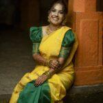 Amrutha Nair Instagram - ഓരോ പ്രഭാതങ്ങളും ഓരോ തുടക്കമാണ്.. അസ്തമയം നാളുയുടെ പ്രേതീക്ഷയും ❤ 📸 @colorpadam_photography Attire @tanirika_collectio 💄@brides_of_deepthi Thiruvananthapuram, Kerala, India