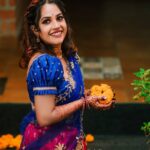 Amrutha Nair Instagram - ഒരാളെപ്പോലെ ഏഴു പേരുണ്ടാകും എന്നുപറയുന്നതൊക്കെ വെറുതെയ എന്നെപോലെ ഞാൻ മാത്രമേ ഒള്ളൂ 😂😬🤭❤ 📸 @colorpadam_photography Attire @zaaya_h 💄@brides_of_deepthi Thiruvananthapuram, Kerala, India