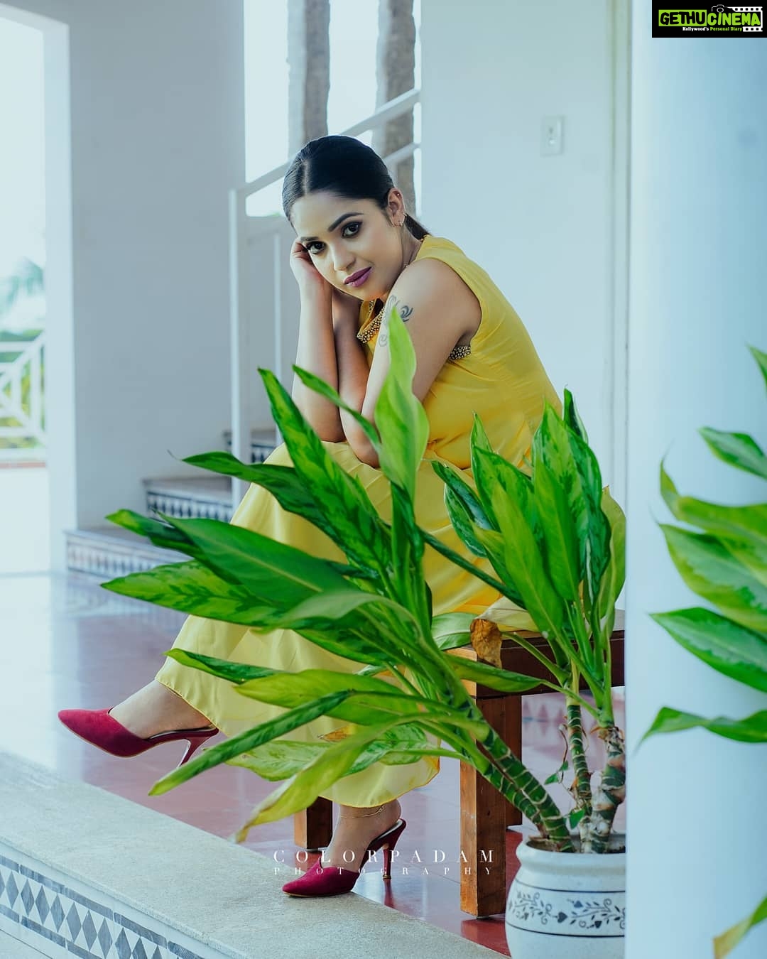 Amrutha Nair Instagram - We can still be sexy and vibrant, fashionable, classy, and fly until the day we die.. π₯° π @liven_style πΈ @colorpadam_photography MUA @eternalmakeovers Location @aadisaktthi_ayurveda #quotestagram #quotes #explore #workout #wedding #ππππππππππ‘πππ #trending #yoga #unitedkingdom #instagood #instadaily #instagram #inspiration #ootd #passionpassport #photography #picoftheday #awesome_earthpix #style #dogoftheday #fitness #gym #healthyfood #jokersongs #likesforlike #loveyourself #keralagram #zomato #zara #memes @x.sativa_ @vintage_costumes Aadisaktthi Ayurveda Village