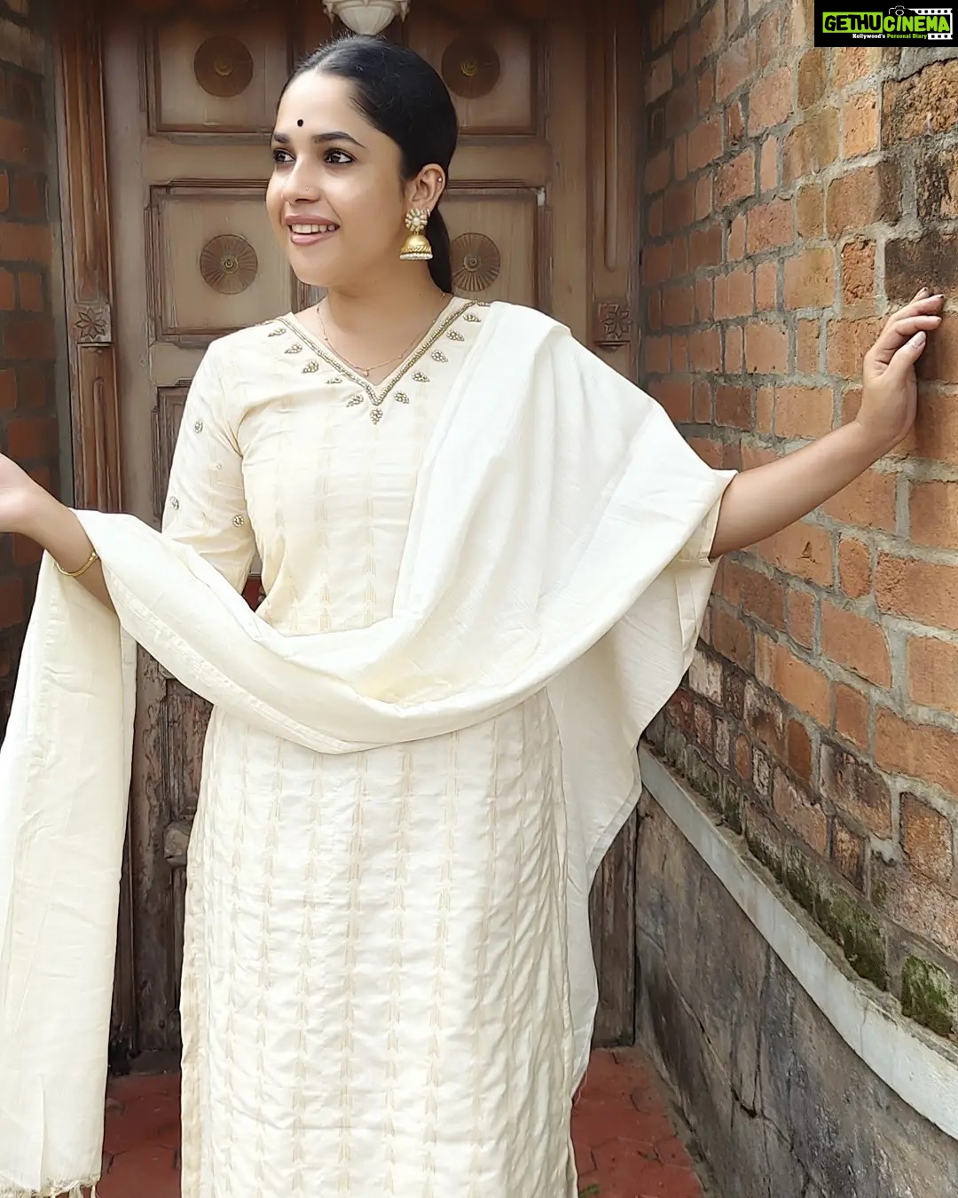 Amrutha Nair Instagram - ❤ Attire @label_elora Thiruvananthapuram, Kerala, India