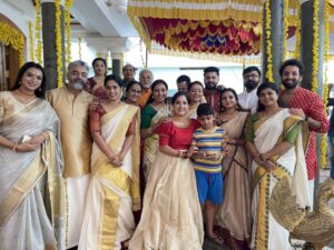 Amrutha Nair Instagram - Team❤❤😘 @officialmeeravasudevan @kkmenonz @noobin_johny @anandnarayan.official @menon1069 @manju_satheesh_