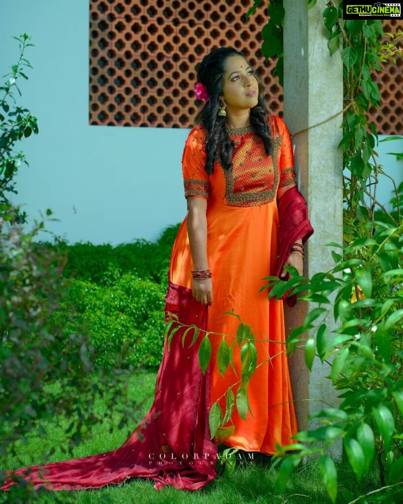 Amrutha Nair Instagram - ❤നിങ്ങൾ പറക്കാൻ തീരുമാനിക്കുമ്പോൾ ആകാശം നിങ്ങൾക്കായി വാതിലുകൾ തുറന്നുതരും ❤ 📸 @colorpadam_photography 👗 @neelima_designs MUA @eternalmakeovers Aadisaktthi Ayurveda Village