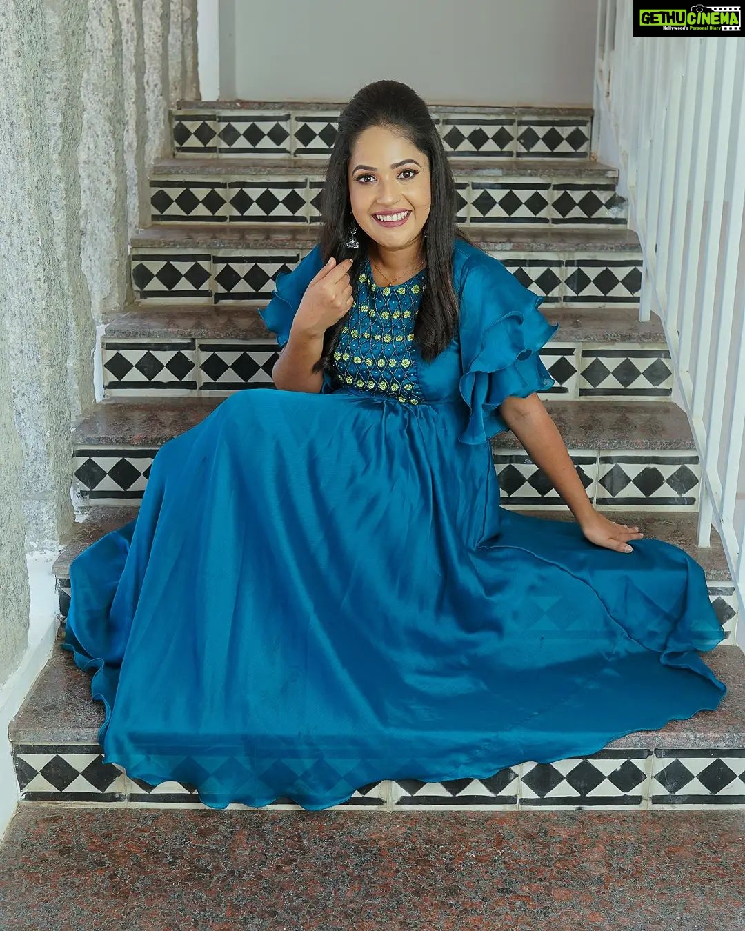 Amrutha Nair Instagram - Keep smile on your face and let your personality be ur autograph ❤ 👗 @neelima_designs 📸 @colorpadam_photography @vipinjkumar MUA @eternalmakeovers Location @aadisaktthi_ayurveda Aadisaktthi Ayurveda Village