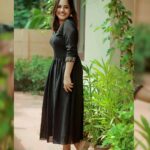 Amrutha Nair Instagram - 🖤Few things in the world are more powerful than a positive push. A smile. A word of optimism and hope❤ 👗@dezignerzclub