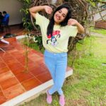 Amrutha Nair Instagram - ചിലത് അവസാനിക്കുന്നത് അതിനേക്കാൾ നല്ലതൊന്ന് വരാനിരിക്കുന്നത് കൊണ്ടാകാം... പകരമാവില്ലെങ്കിൽകൂടി ❤ 👚 @kappa_fashn 👟 @monuz_world_ Valanjamkanam Waterfalls