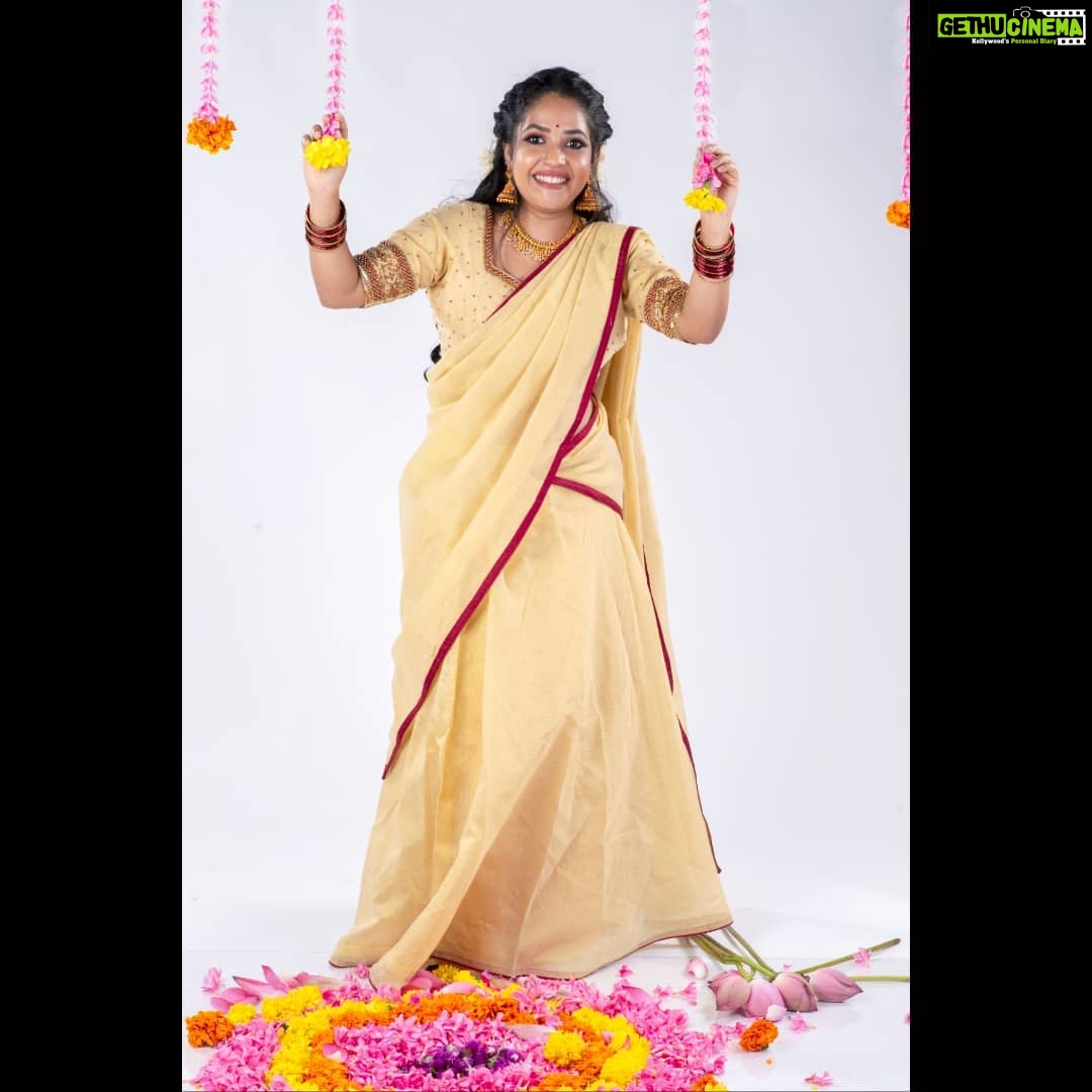 Amrutha Nair Instagram - ❤ 📸 :@h.r.k_photography Attire : @liven_style Flower :@renjinidas.r MUA : @bridesofdeepthi Thiruvananthapuram, Kerala, India