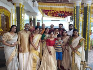 Amrutha Nair Instagram - Team❤❤😘 @officialmeeravasudevan @kkmenonz @noobin_johny @anandnarayan.official @menon1069 @manju_satheesh_