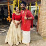 Amrutha Nair Instagram - ❤350k Family ❤😘 Ma swantham bro 😘❤@noobin_johny Attire @pradwana Thiruvananthapuram, Kerala, India