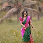 Amrutha Nair Instagram - തന്ത്രികൾ മീട്ടും കാറ്റിൻ തലോടലിൽ സ്വയം മറന്നിരിക്കും പവിഴമാം മിഴികളെ നീയെത്ര സൗരഭി ❤.. Attire @g_g_.official MUA @eternalmakeovers 📸 @syam_muralee_photography Neckpiece @peacherino.collections Thiruvananthapuram, Kerala, India
