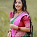 Amrutha Nair Instagram - തന്ത്രികൾ മീട്ടും കാറ്റിൻ തലോടലിൽ സ്വയം മറന്നിരിക്കും പവിഴമാം മിഴികളെ നീയെത്ര സൗരഭി ❤.. Attire @g_g_.official MUA @eternalmakeovers 📸 @syam_muralee_photography Neckpiece @peacherino.collections Thiruvananthapuram, Kerala, India