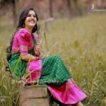 Amrutha Nair Instagram - ആരും കൊതിക്കുന്നൊരാൾ വന്നു ചേരുമ്മെന്നാരോ സ്വകാര്യം പറഞ്ഞതാവാം..... ❤ Attire @g_g_.official MUA @eternalmakeovers 📸 @syam_muralee_photography Thiruvananthapuram, Kerala, India