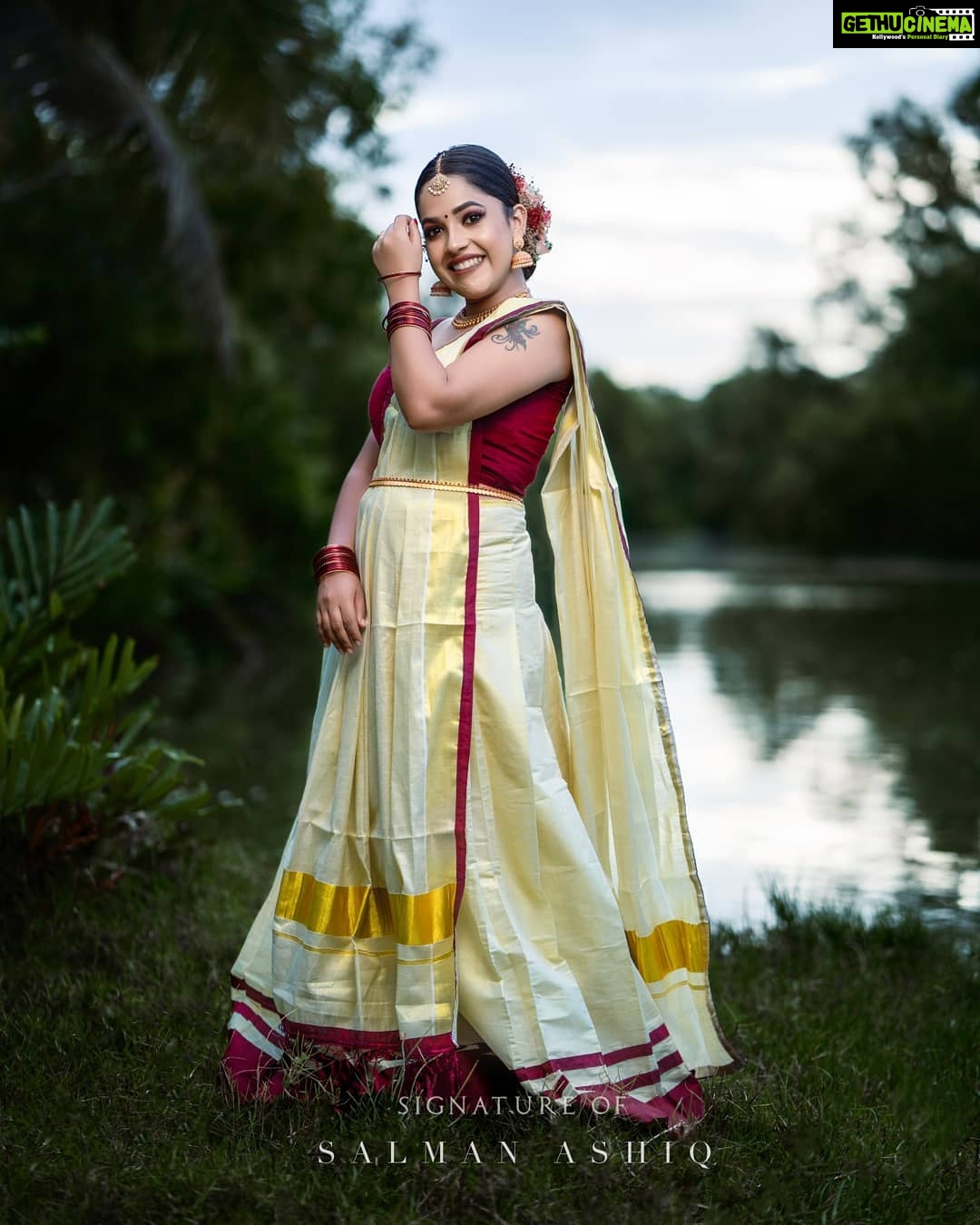 Amrutha Nair Instagram - അപ്രതീക്ഷിതമായി ചിലരുടെ കടന്നു വരവായിരിക്കും എന്നോ മാഞ്ഞ ചിരി നമ്മളിൽ തിരികെ സമ്മാനിക്കുന്നത് ❤ OUTFIT @tanirika_collectio MUA@tintu_bhadran 📸 @salman_ashiq_photography Special thanks to @anandhuharioffical_bee_ @_saran_murali_ Thiruvananthapuram, Kerala, India