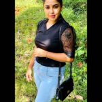 Amrutha Nair Instagram - ❤Life is hard but not impossible have a wonderful day 🎈🥰 👕 @trendy_tex_ 👖 @fashionwithfusion 👜 @anoma_clothing (special gift ❤😘) Thiruvananthapuram, Kerala, India