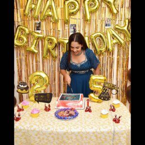 Amrutha Nair Instagram - Welcome  25 ❤❤😄
 Age is just a number 😄😄😘❤❤❤❤❤

Outfit @evanshi_designs
Pic @dulkifil_photography