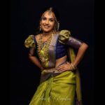 Amrutha Nair Instagram - പുഞ്ചിരിയാൽ നീയെഴുതിയ ചരിതത്തിൽ ചായങ്ങൾ മൗനം കൊണ്ട് പൂർണതയേകി❤❤ Pic @colorpadam_photography @vipinjkumar MUA @blushingtone_beauty_salon Trivandrum, India
