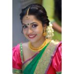 Amrutha Nair Instagram – കഥകളുറങ്ങുന്ന കണ്ണിൽ കനവുകൾ പൂക്കുന്ന നേരം കരിമഷിയോലും നിന്റെ നോക്കിൽ കവിതകൾ തീർക്കുന്നതാരോ..

Special shoot for @anoma_clothing 
MUA @ashtamudi_wellness 
Jewelry @alapatt.jewellers