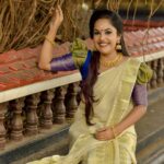 Amrutha Nair Instagram - നിന്റെ തിരുനടയിൽ നറു നെയ്തിരിക്കതിരായ് ആരുമാറിയാതെ എന്നും വീണെരിഞ്ഞീടാം...🥰🥰 Saree @kerala_bygone_fashion Mua @thiruvathira_makeover_studio_ Pic @dulkifil_photography Styling @_say_hello_to_amal_ Chirayankeezhu