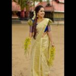Amrutha Nair Instagram - മനസ്സിൽ നിറയെ കണിക്കൊന്നകൾ വിരിയിച്ച് കൊണ്ട് വീണ്ടും ഒരു വിഷു വരവായി....😍😍 Saree @kerala_bygone_fashion MUA @thiruvathira_makeover_studio_ PIC @dulkifil_photography Sarkara Devi Temple