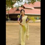 Amrutha Nair Instagram - മനസ്സിൽ നിറയെ കണിക്കൊന്നകൾ വിരിയിച്ച് കൊണ്ട് വീണ്ടും ഒരു വിഷു വരവായി....😍😍 Saree @kerala_bygone_fashion MUA @thiruvathira_makeover_studio_ PIC @dulkifil_photography Sarkara Devi Temple