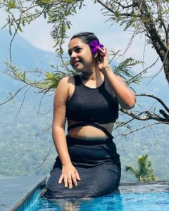Amrutha Nair Instagram - ♥️

Location @dreamcatchermunnar