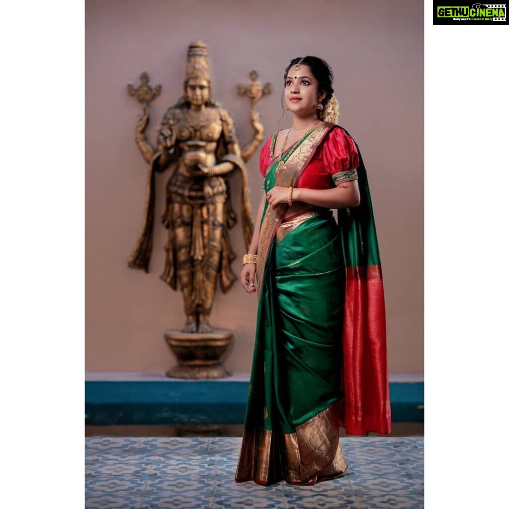 Amrutha Nair Instagram - 250K FAMILY ❤❤❤❤❤❤THANK YOU ALL❤🥰😘😘😘😘😘😘😘😘😘😘😘 saree @anoma_clothing MUA @ashtamudi_wellness Jewelry @alapatt.jewellers Thiruvananthapuram, Kerala, India