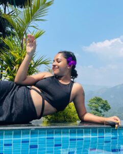 Amrutha Nair Instagram - ♥️

Location @dreamcatchermunnar