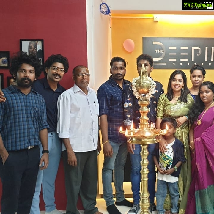 Amrutha Nair Instagram - Heartiest Congratulations on the opening of the newest franchise of Deep Ink Tattooz in Trivandrum. May you continue to prosper and rise higher in your endeavors for the success of this wonderful franchise. All the luck for you and your new adventure. Your hard work paid off and it's time for a wonderful and joyful celebration Saree @adalynn_wardrobe @thedeepinktattooz_tvm @thedeepinktattooz@kuldeepkrishna369 @earth_and_garden Pattom
